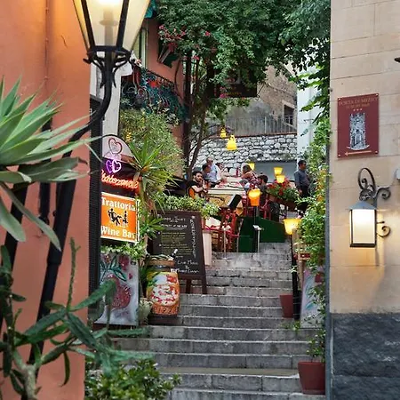 Porta Di Mezzo Luxury & Pensión Taormina