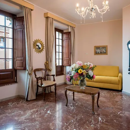 Porta Di Mezzo Luxury & Pensión 2*
