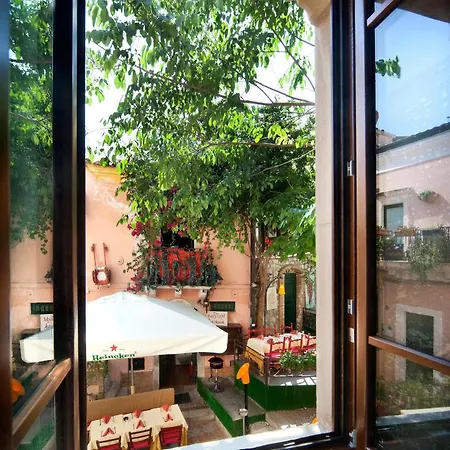Porta Di Mezzo Luxury & Pensión