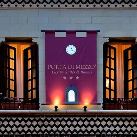 Porta Di Mezzo Luxury 2*