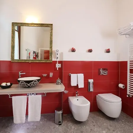 Porta Di Mezzo Luxury 2*